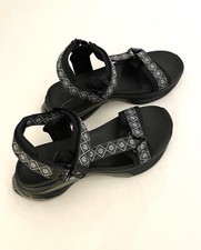 $970 Gucci Run Sandali